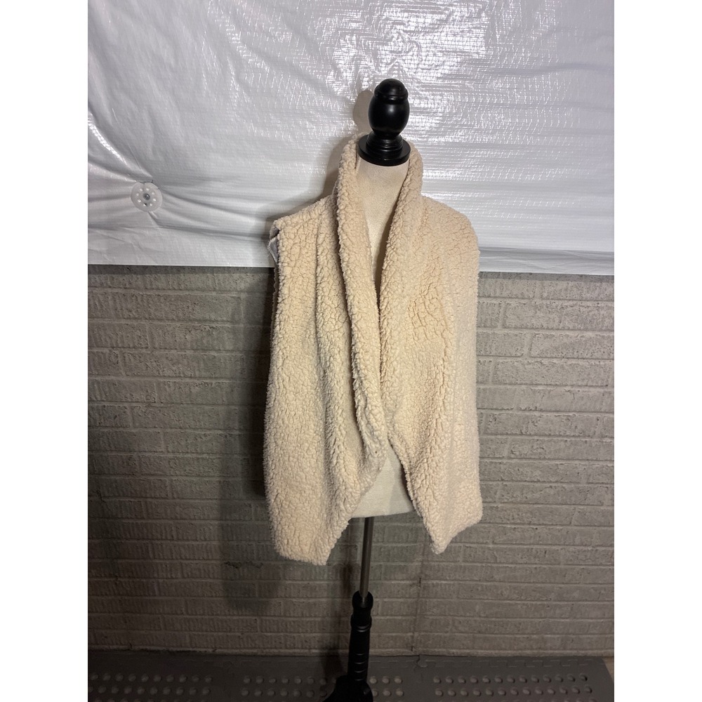 BB Dakota Steve Madden Oatmeal Fleece Vest Faux Shearling Draped Open M nwt